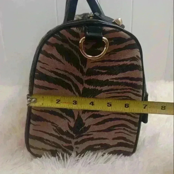 Betsey Johnson Large Beige Tiger Print Satchel Bag - Picture 6 of 13